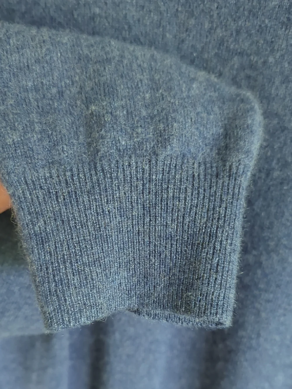Black Brown 1826 2 Ply Blue Cashmere Crewneck Sweater